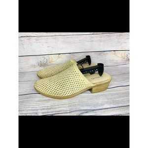 🤍beartrap slipons